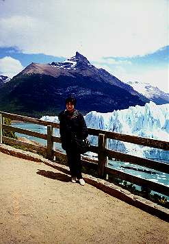 Akiko Kaneko at the Moreno Glacier.